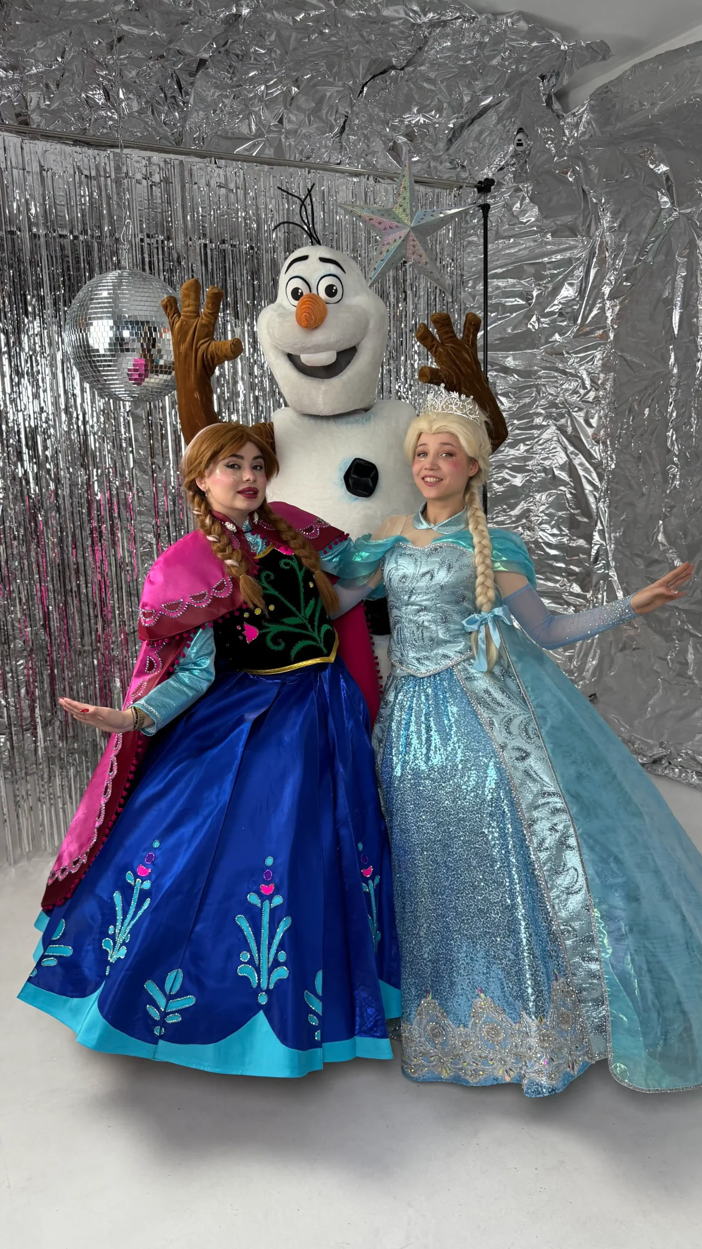 Анна, Эльза и Олаф