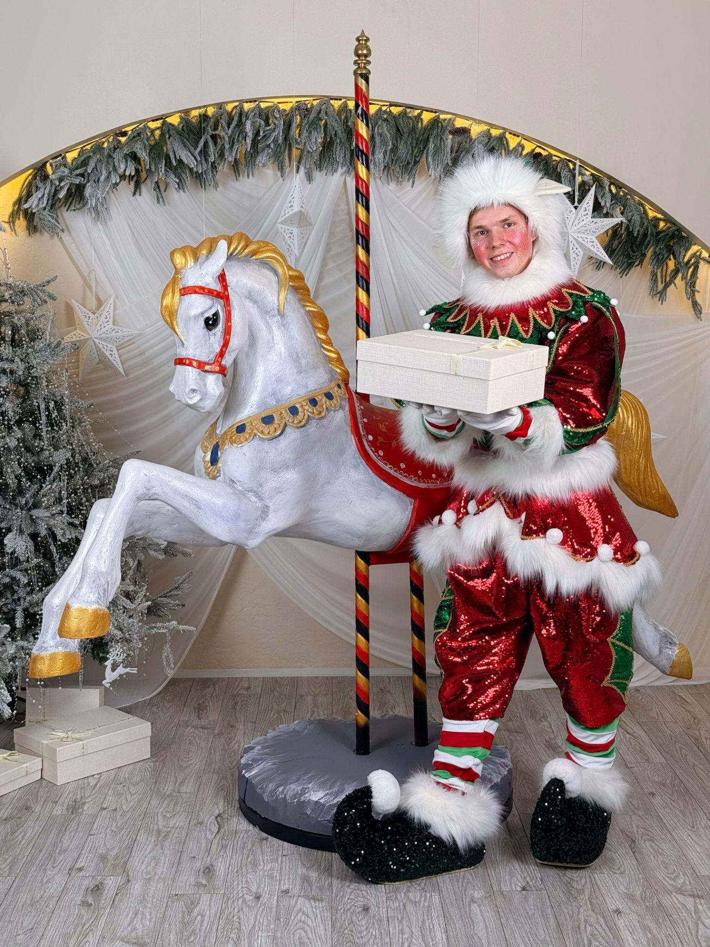 Новогодний эльф (красный)